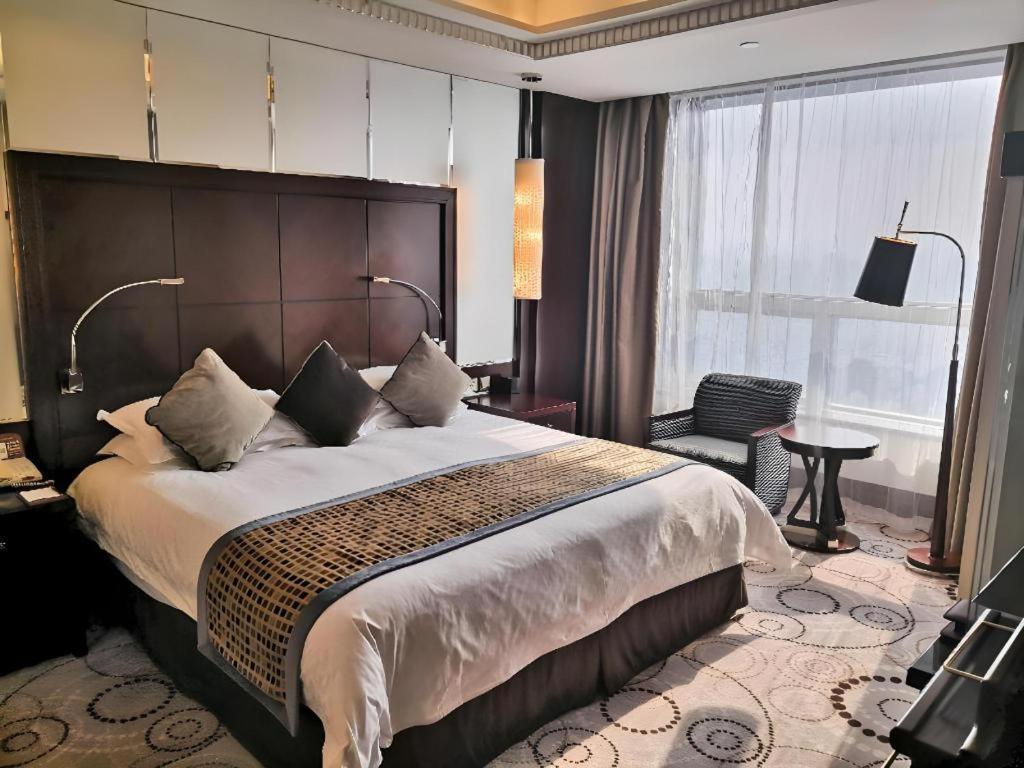 Grand Soluxe Zhongyou Hotel Shanghái Exterior foto
