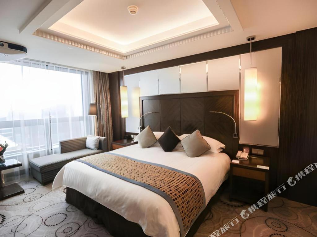 Grand Soluxe Zhongyou Hotel Shanghái Exterior foto