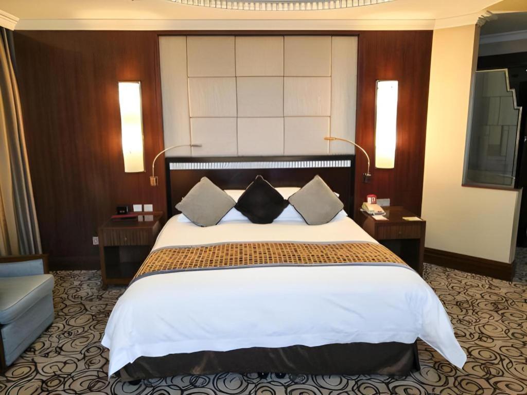 Grand Soluxe Zhongyou Hotel Shanghái Exterior foto