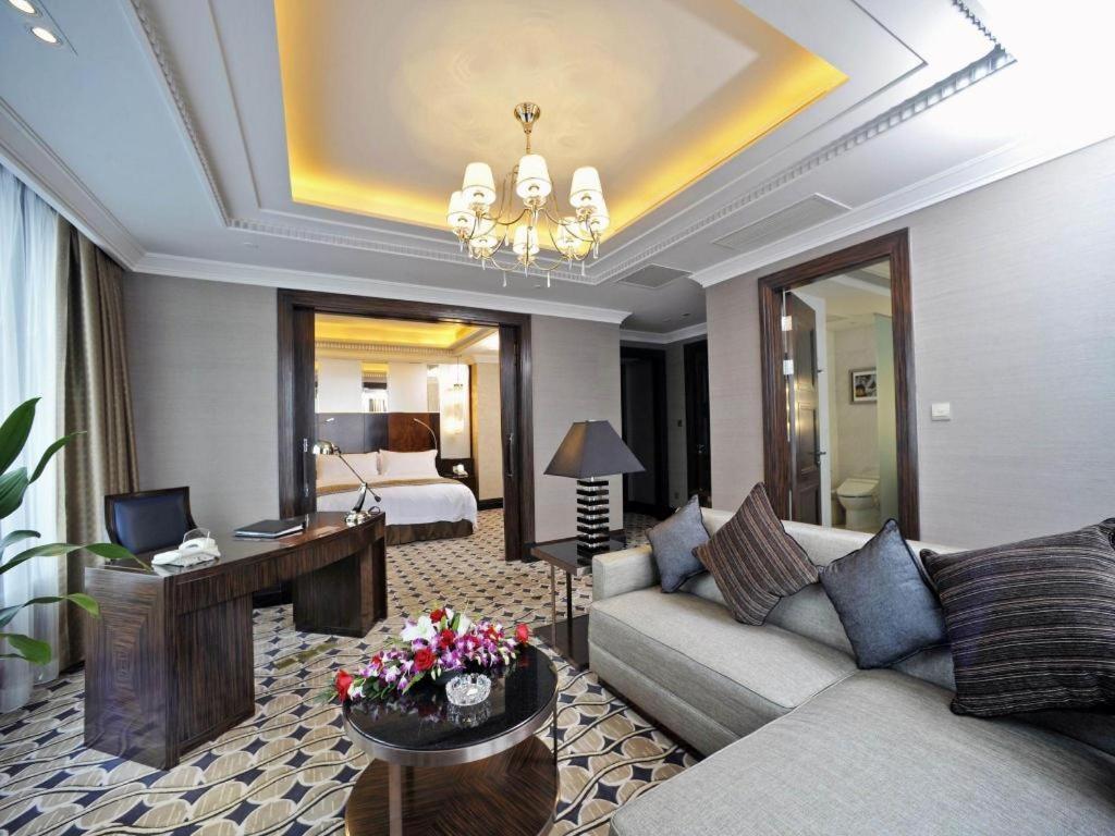 Grand Soluxe Zhongyou Hotel Shanghái Exterior foto